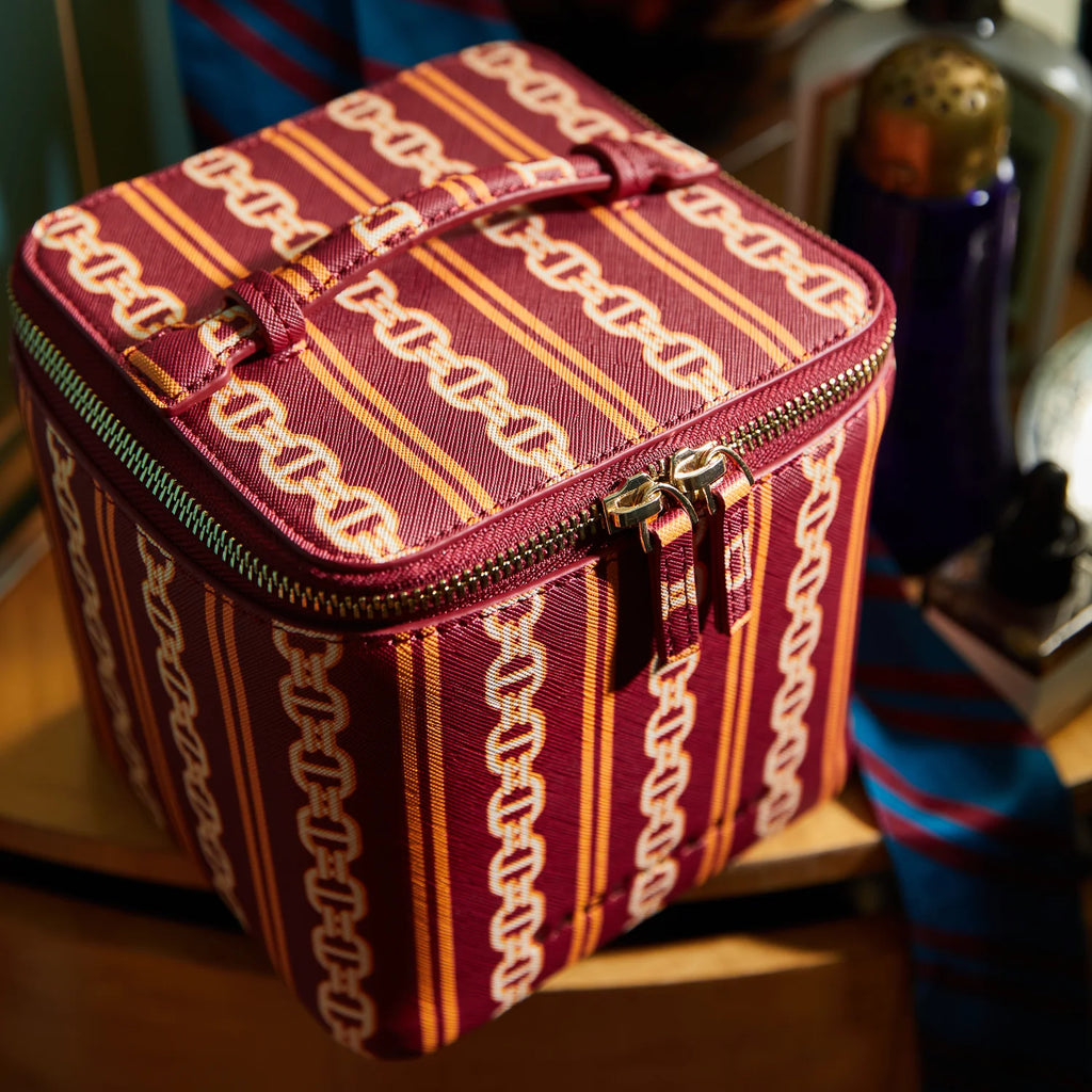 COSMETIC CUBE