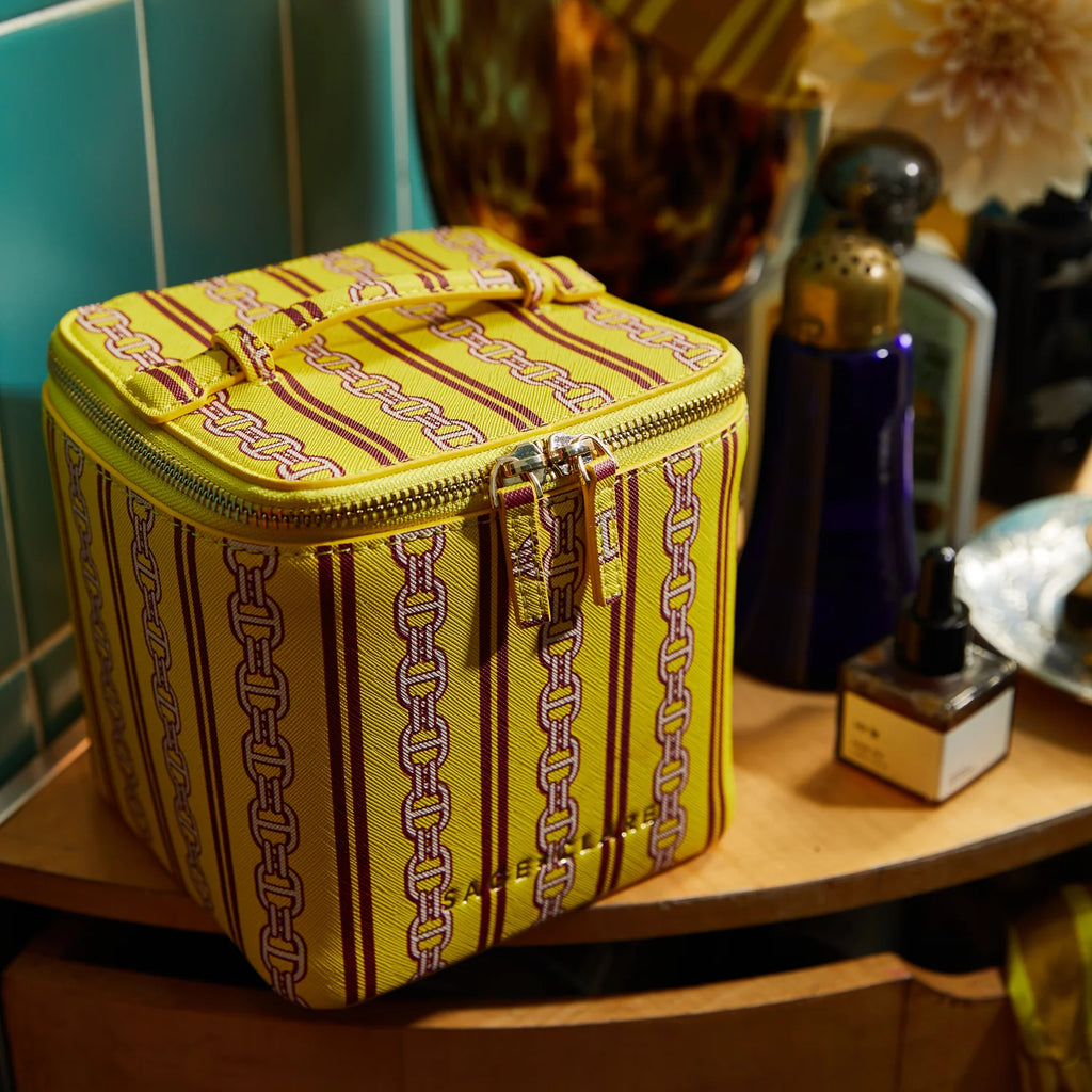 COSMETIC CUBE